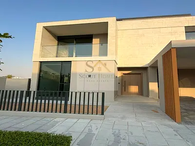 Spacious 4 Bedroom Villas I Ellie Saab I For Rent