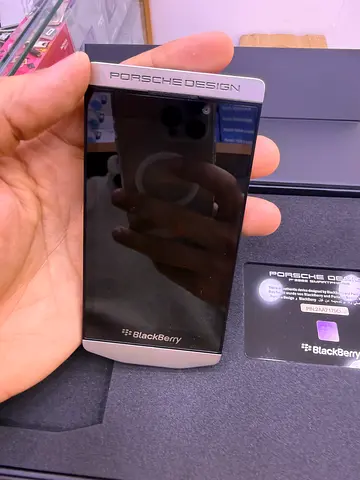 BlackBerry Porsche Design P'9982 Smartphone
