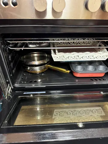 Used Built-in Oven (with cookware inside) - Good Working Condition