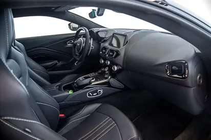 صورة 10 لـ 2023 Aston Martin VANTAGE