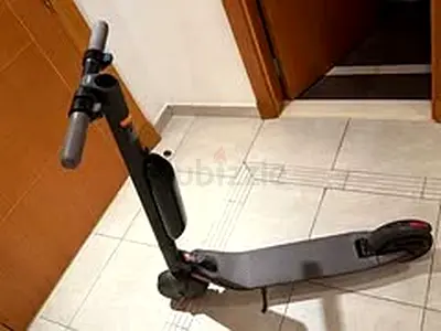 Segway Ninebot ES4 KickScooter w 2nd Battery - Pro Electric Kick Scooter for Adults