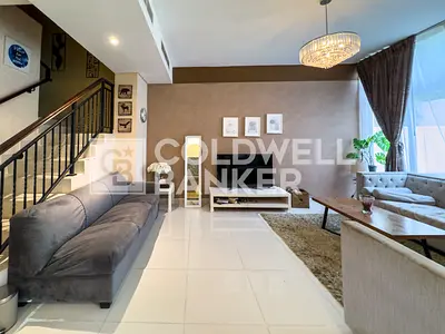 Fully Furnished | Vacant | Mid Unit