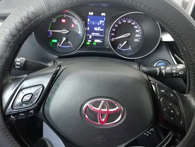 صورة 8 لـ 2023 Toyota C-HR