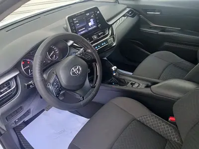 صورة 5 لـ 2023 Toyota C-HR