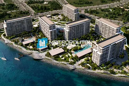 Studio w/ Balcony | High Floor | Canal View