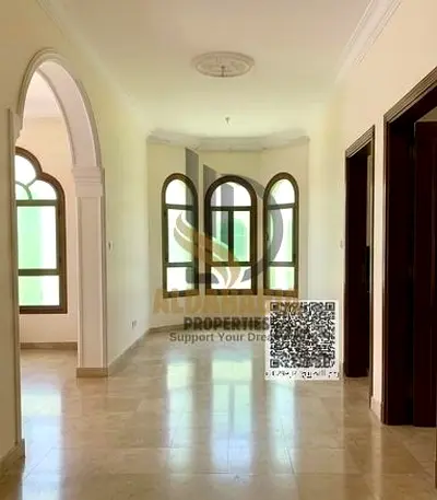 بناية سكنية تجارية للبيع في النعيمية 2 عجمان | أرضي + طابقين ودخل سنوي 300 ألف