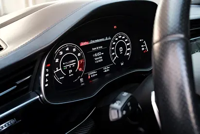صورة 15 لـ 2021 AUDI RS Q8
