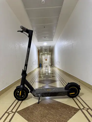 Ninebot G30 max electric scooter 65km range 30km H speed