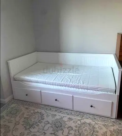 IKEA hamness daybed with 3 storage drawers