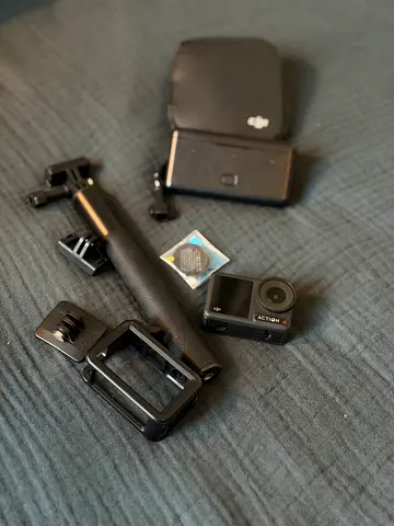 DJI ACTION 4 COMBO (FEW TIMES USED SELLING FOR UPGRADE)