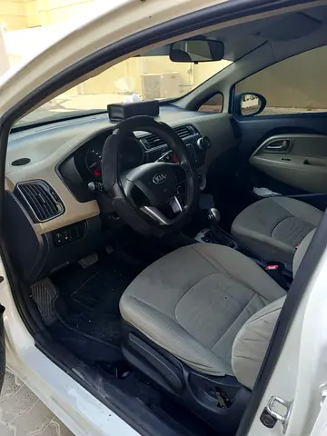 2015 KIA RIO 照片 13