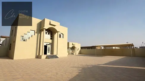 للبيع: فيلا عائلية حديثة البناء - جاهزة للسكن