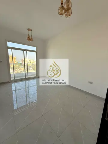 One bedroom and living room, first occupancy, annual rent at the lowest price in the market, a gold