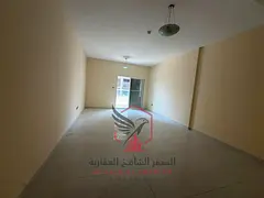 Second-tenant apartment: two bedrooms and a living room with parking and one month free. Spacious la