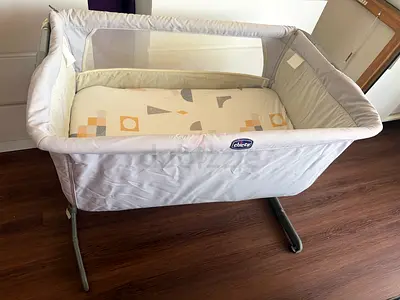 Chicco Next2Me Co-Sleeper + Mattress + Sheets