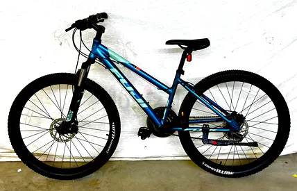 Aluminum Fuji Adventure 27 mountain bike