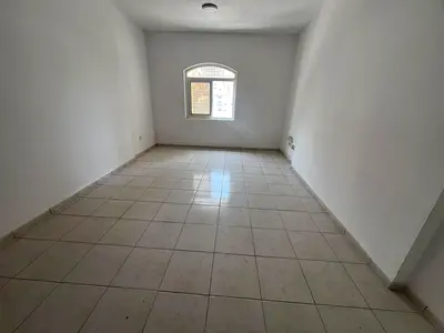 Studio apartment with a semi-detached kitchen, built-in wardrobes, central air conditioning, and ea
