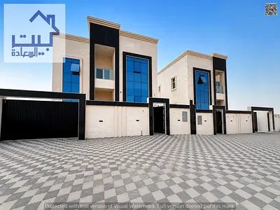 A great opportunity that you shouldn't miss! 5 master bedrooms and a large setback.