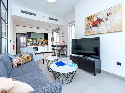 FULLY FURNISHED-CORNER UNIT-SKYLINE VIEW-2 BEDROOM APARTMENT