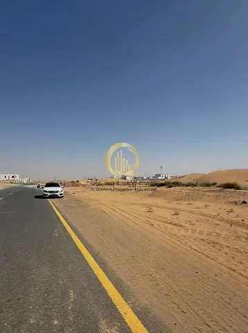 للبيع ارض في بساتين الزبير ضاحيه الرحمانيه مساحه 5700 قدم مربع موقع مميز جدا زاويه على شارعين 18 متر و24 متر تصريح ارضي+2 تملك حر للاخوه العرب مطلوب