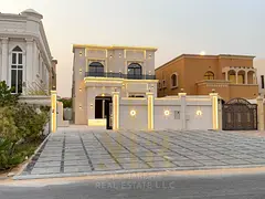 A villa with a price including electricity, water and air conditioning fees on the main street, read