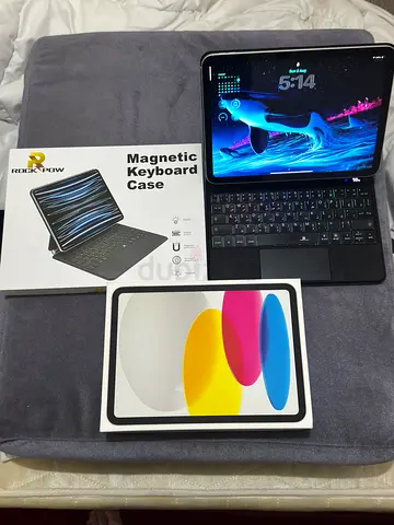 ipad A16 ,  (Wi-Fi) 2025 version great condition 
128 GB, with box and cable, Magnetic Keyboard