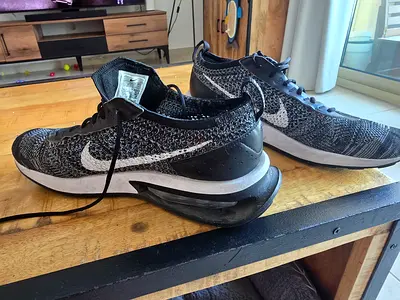 Nike Flyknit Mens (Size 10 US)
