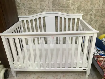 White Wooden Baby Crib with Mattress - Good Condition