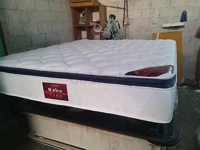 King size 180x200cm mattress with top foam.  Same day delivery available