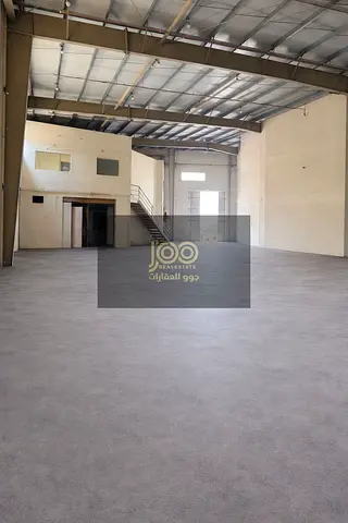 ميزانين يوفر مساحة إضافية للإدارة أو التخزين مساحة عملية مناسبة للتخزين والتصنيع والخدمات اللوجستية
