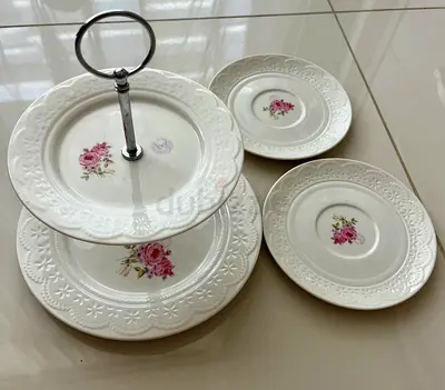 2-tier cake stand with matching dessert plates - floral porcelain set