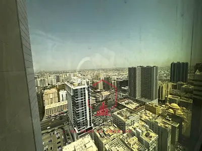 شقة واسعة للإيجار السنوي المجاز1 2غرف نوم موقف مجاني تكييف مجاني جيم ومسبح مجاني صيانه مجانيه
