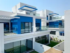 Elegant 4-Bedroom Home in Santorini