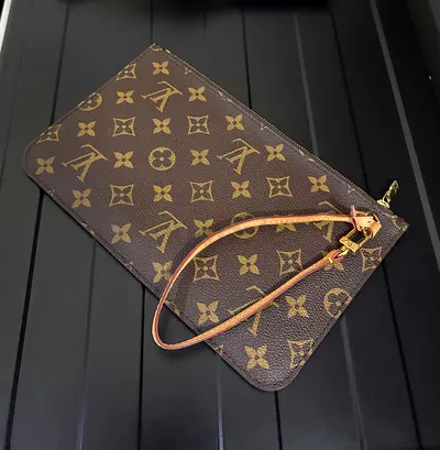Louis Vuitton Neverfull MM Pouch