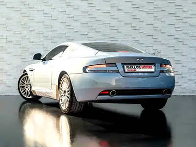 2010 Aston Martin DB9 照片 2