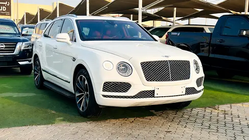 Bentley Bentayga First Edition 2017 | GCC Specs | Pristine Condition