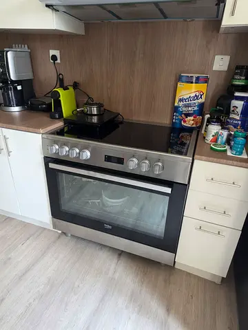 Stainless Steel Built-in Electric Oven in Good Condition