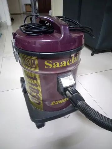 Saachi 1800W Wet & Dry Vacuum Cleaner - Good Working Condition