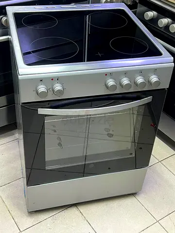 Used Freestanding Electric Ceramic Cooker with Oven - Good Working Condition