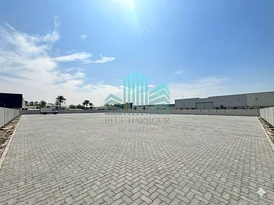 UP TO 3 MONTHS RENT | BESIDE SHEIKH ZAYED ROAD | READY TO USE