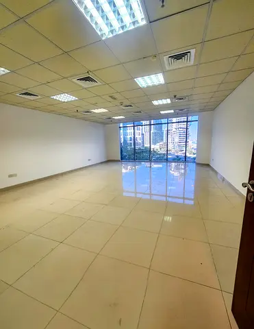OFFICE FOR RENT Canal view, METROPOLIS TOWER, BUSINESS BAY 635 sqft (Attractive terms of rental contract)