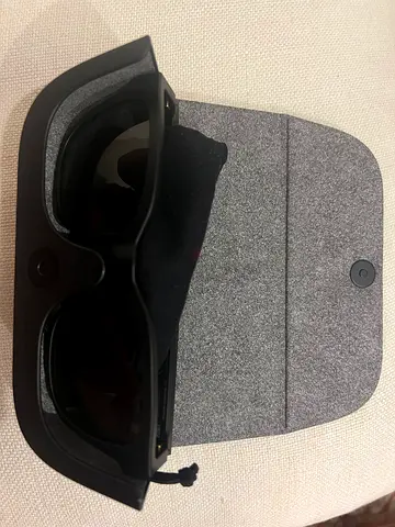 Black polarized sunglasses with hard case