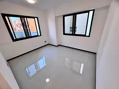 Rooftop apartment with excellent views, first occupancy, two bedrooms plus one bedroom, two master b