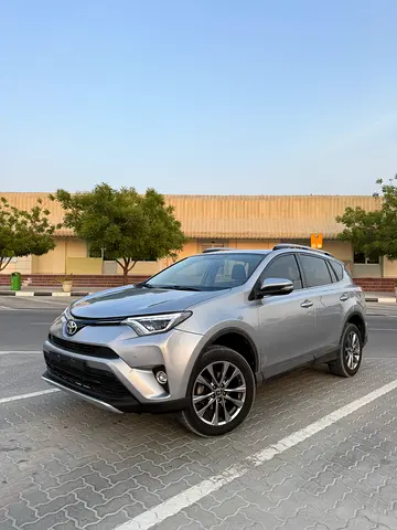 2018 Toyota RAV 4 — фото 1