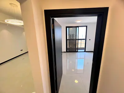 Brand new building, first occupancy - Super Deluxe - Master bedroom - Balcony with open view - Central air conditioning - The building entrance is abs