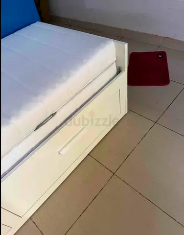 Ikea brimness day bed with matters 2 storage