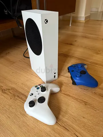 Xbox Series S with 2 controllers - excellent condition