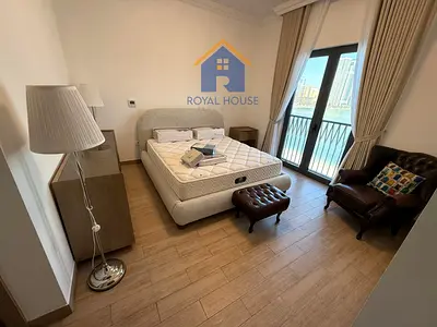 Two bedrooms and a living room in Maryam Island, u