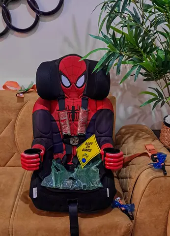 للبيع كارسيت اطفال ISOFX سبايدر مانSpider-Man children's car seat for sale