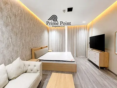 Stylish Studio for Sale | Upgraded & Freehold